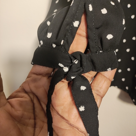 Abercrombie & Fitch Button-Up Sheer Tie-Sleeve Black w/White Dots Blouse XL - Picture 4 of 11